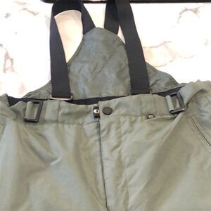 EUC Black Dot Snow Pants w Suspenders Sz. YXL